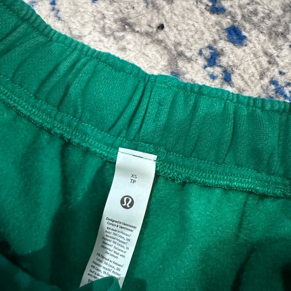 Lululemon Raceway Green Scuba Sweatpants - Picture 4 of 5